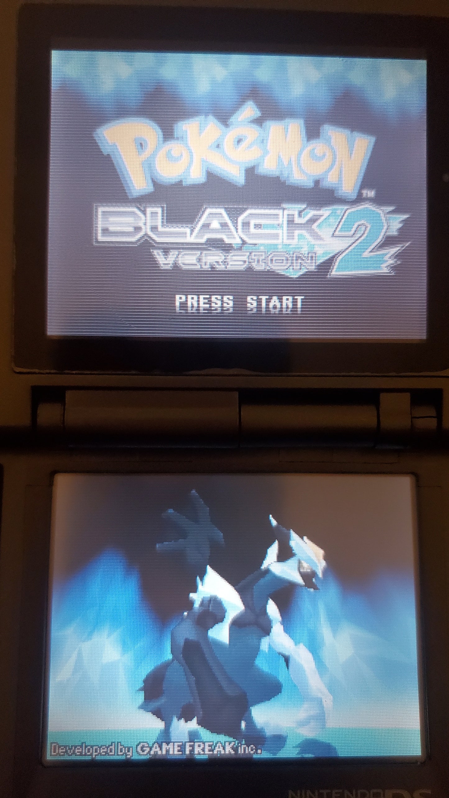 Pokemon Black Version 2 Video Game Nintendo DS R4