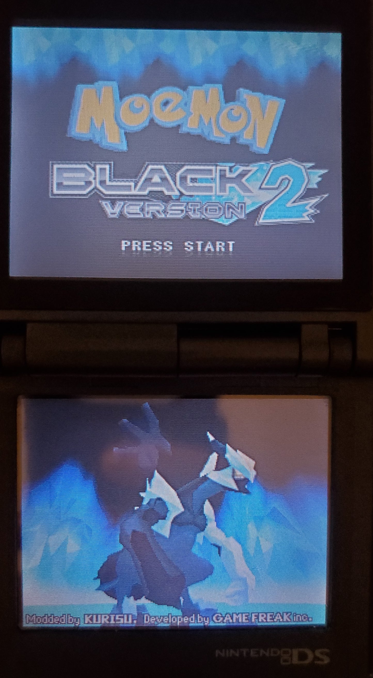 Pokemon Moemon Black and White 2 Video Game Nintendo DS with Box